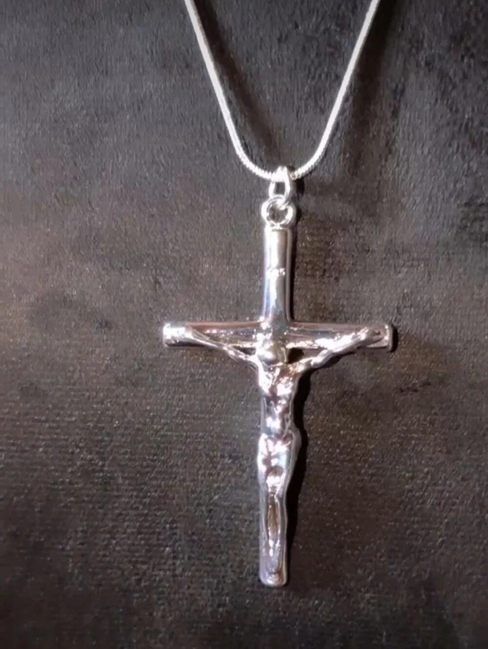 925 Sterling Silver Crucifix Pendant Necklace - 18 Inches